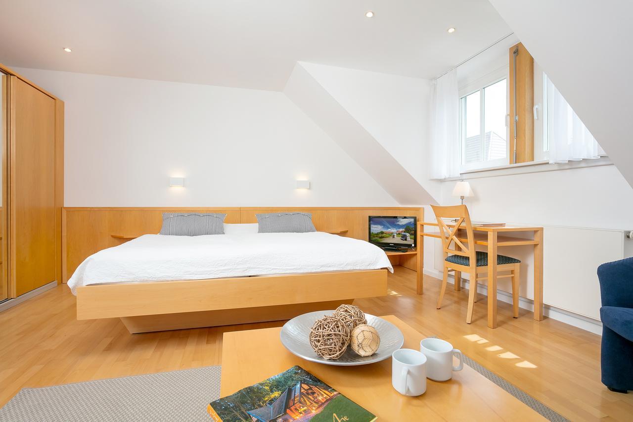 H.W.S. Hotel Der Wilde Schwan Sagard Exterior photo